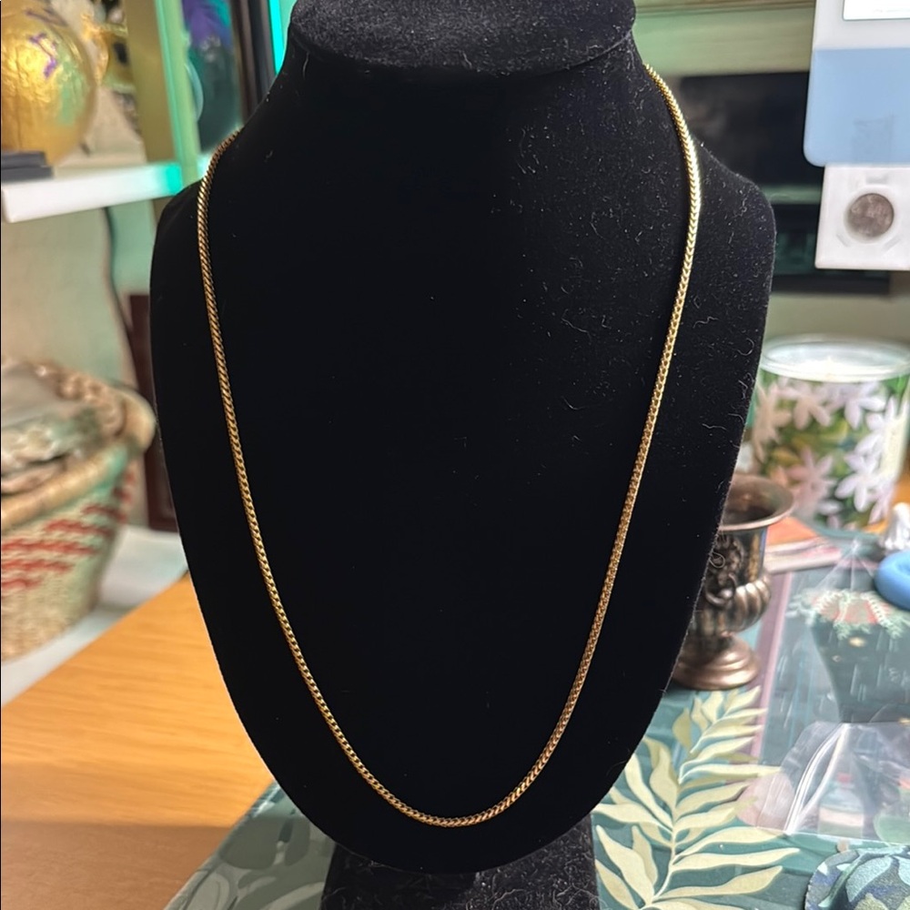 Elegant Gold Necklace